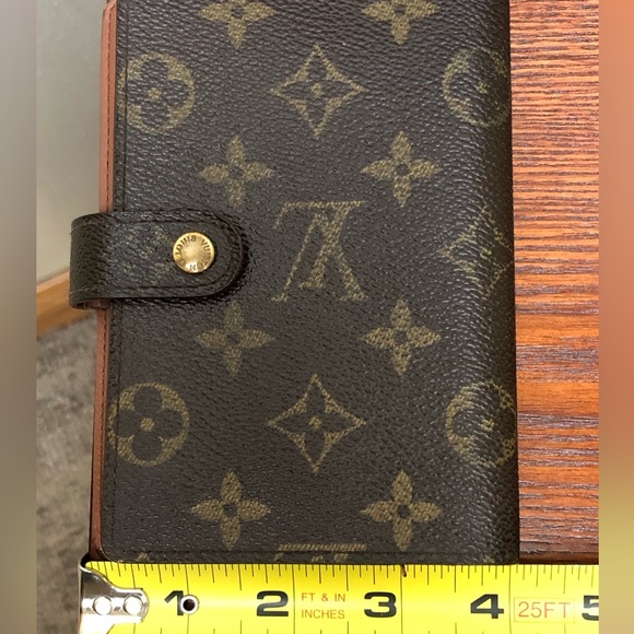 LOUIS VUITTON Small Ring Agenda Cover - Picture 14 of 15